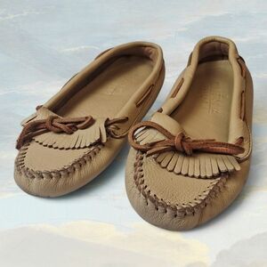 Minnetonka Women's Natural Moosehide Driving Moccasins Size 7